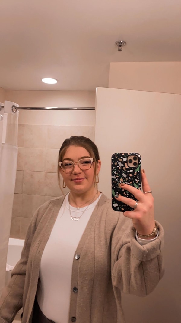 Фактически, ей потребовалось 6 месяцев, чтобы понять, что эта ситуация может быть связана с ее парнем.