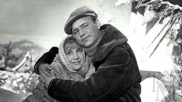 2. Где происходят события фильма «Девчата»?