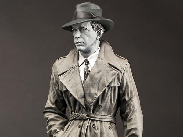 11. Humphrey Bogart'ın Casablancadaki trençkotu