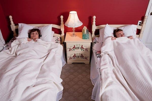 ABD'de uzmanların "uyku boşanması" adını verdikleri ve ayrı yataklarda ya da odalarda uyuma tercihi, çiftler arasında giderek yaygınlaşıyor.
