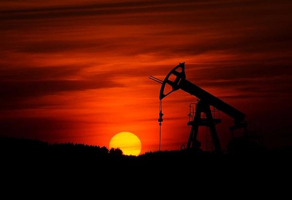 7. Dünya genelinde enerji rezervlerinin büyüklüğü bakımından altıncı sıraya oturan Türkmenistan, büyük petrol ve doğal gaz kaynaklarına ev sahipliği yapar.