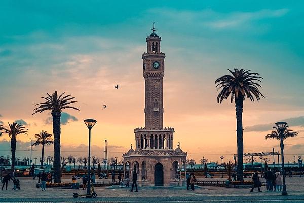 İzmir: A Vibrant Coastal City with Cultural Charms