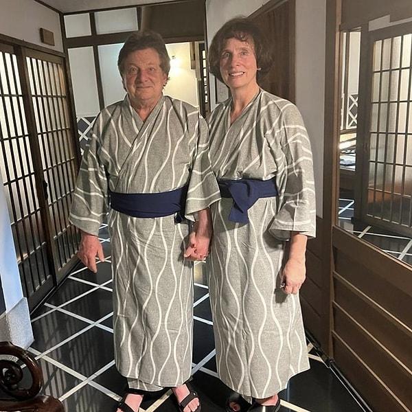 Milor, Instagram hesabında da "Japon mutfağına yeterince hakim olmak için elimizden gelen her şeyi yaptık. Tüm kültürel noktalara temas ettik." notuyla eşi Linda Milor'la olan bu tatlış fotoğrafını yayınladı.
