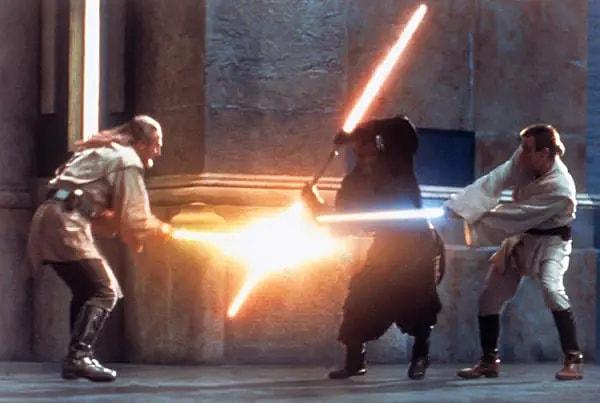 17. Qui-Gon Jinn ve Obi-Wan, Darth Maul'a karşı- Star Wars-The Phantom Menace (1999)