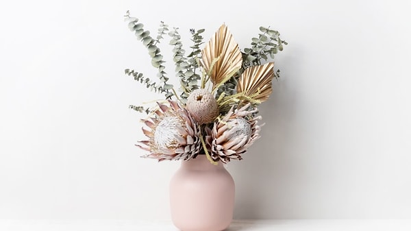 1. Выберите цветы: