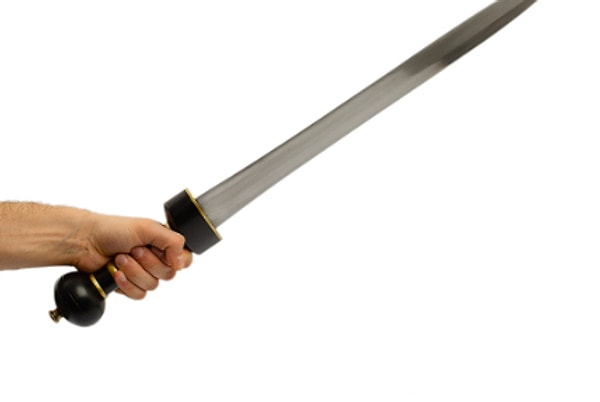 3. Какое растение называется так же, как компактный римский меч, не достигающий более 60 см в длину?