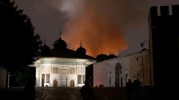 Milli Saraylar Başkanlığı, restoran çatısında çıkan yangının müzecilik ve ziyaret faaliyetlerini aksatmayacağını söyledi.
