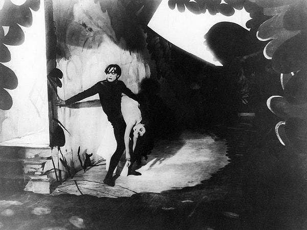 6. Das Cabinet des Dr. Caligari (1920)