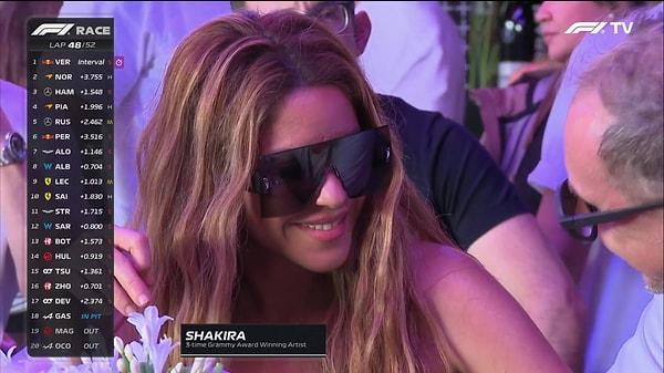 Shakira, İspanya ve Britanya yarışlarını da yerinde izledi. O yarışlarda Lewis Hamilton yine ilk 3'teki yerini almayı başardı.