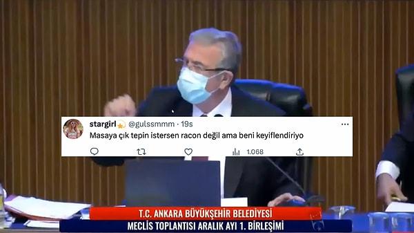Ankara Büyükşehir Belediye Başkanı Mansur Yavaş, toplantı esnasında kendisini masaya vurarak boykot eden kişiye “Masaya çık tepin istersen” demesi: