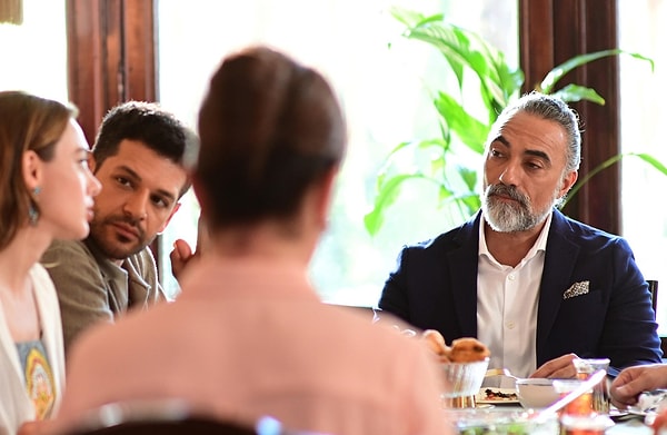 Veda Mektubu son bölümde; Seher'in planları beklediğinin tam tersi yönünde ilerler. Oklar ters yöne sapınca Ziya ve Alanur birbirlerini kaybetme korkuları ile yeniden yüzleşir.