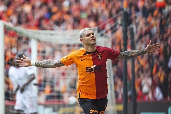 Mauro Icardi, Galatasaray formasıyla 26 maçta attığı 23 golle hem taraftarın hem de takımın gözdesi haline geldiği bir gerçek.