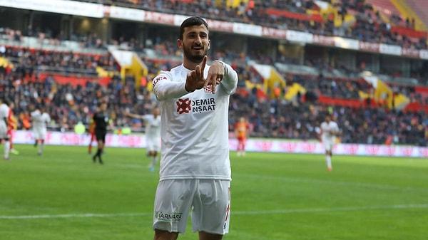 9. Antalyaspor, Sivasspor'un 29 yaşındaki kanat oyuncusu Erdoğan Yeşilyurt ile anlaştı. (Sefa Can Konuksever)