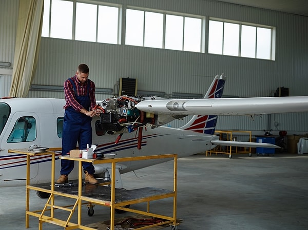 YKS Sayısal Öğrencileri İçin: 2023 Devlet - Vakıf Üniversiteleri Uçak Mühendisliği Taban Puanları ve Başarı Sıralamaları