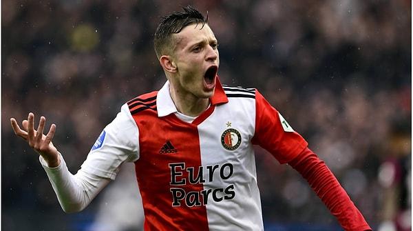 Geçtiğimiz sezon Feyenoord formasıyla Eredivisie'de 29 maçta 9 gol ve 4 asistlik yapan Sebastian Szymanski'nin artık Fenerbahçe forması giyecek.