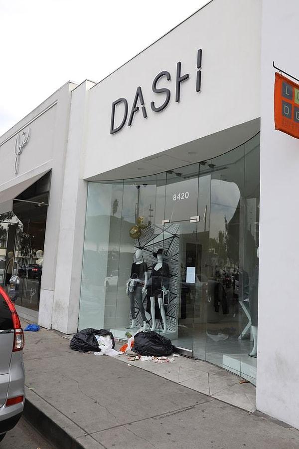 2006 yılında ise ismini 'Kardashian' soyadından alan DASH isimli bir butik kurdular.