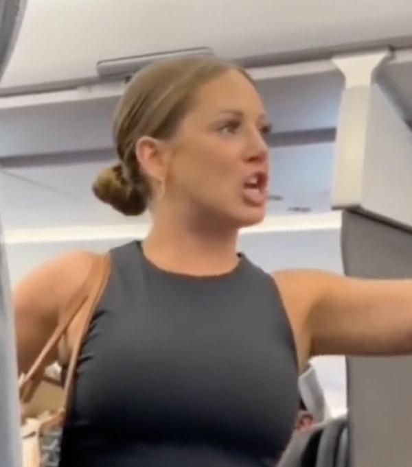Uçağı birbirine kattıktan sonra uçaktan ayrılan kadının şu an nerede olduğu bilinmemekle beraber American Airlines da olayla ilgili herhangi bir açıklama yapmadı.