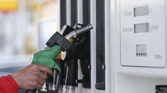 Benzine Bu Gece Bir Zam Daha Geliyor