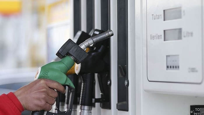 Benzine Bu Gece Bir Zam Daha Geliyor