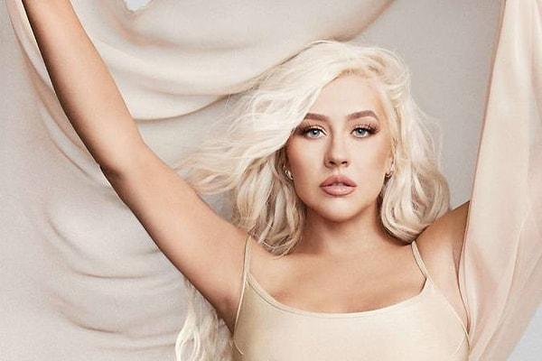 Amerikalı ünlü şarkıcı Christina Aguilera, tüm dünyada yediden yetmişe geniş bir hayran kitlesine sahip.