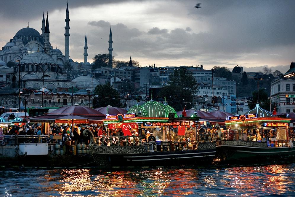 Exploring Eminönü: A Vibrant Travel Guide to Istanbul's Historic Heart