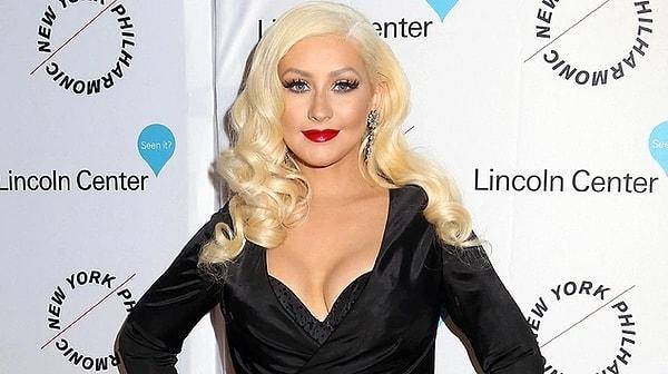 Christina Aguilera, Regnum Live in Concert kapsamında Türkiye'de ilk konserini vermek için Antalya'ya geliyor. Hayranları şimdiden konser fiyatlarını araştırdı. Christina Aguilera konserinin loca fiyatı ise herkesi şaşırttı.