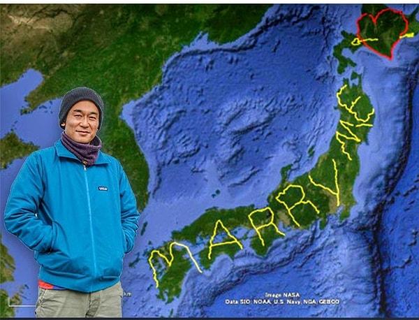 2010 yılında Japonya'da bir adam, kız arkadaşına evlenme teklifi etmek için tüm Japonya'yı dolaşarak GPS ile çizim yaptı.