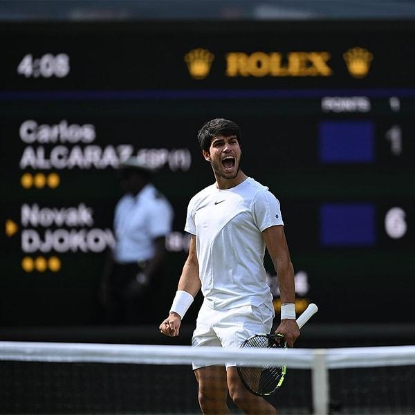 Sezonun üçüncü grand slam tenis turnuvası Wimbledon tek erkekler finalinde 20 yaşındaki İspanyol Carlos Alcaraz, 36 yaşındaki Sırp Novak Djokovic'i 3-2 yenerek şampiyon oldu.
