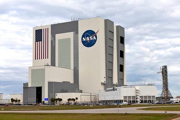 NASA, ABD federal hükümeti tarafından finanse edilmekte ve ayırdığı bütçe yıllar içinde yapılan projeler, görevler ve keşiflerin çeşitliliği nedeniyle değişkenlik göstermekte.