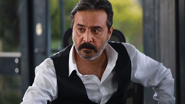 Gazeteci Birsen Altuntaş'ın haberine göre; sevilen oyuncu Mustafa Üstündağ Arka Sokaklar dizisinde kötü bir karakteri canlandıracak.