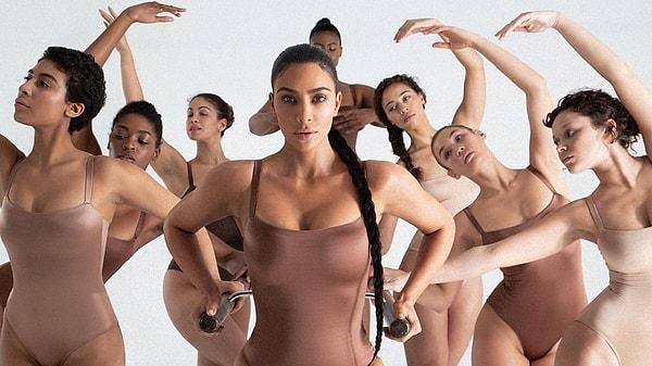 Şimdi Kim Kardashian'ın özel hayatını bir yana bırakıp, biraz markasından bahsedelim: Skims'den.
