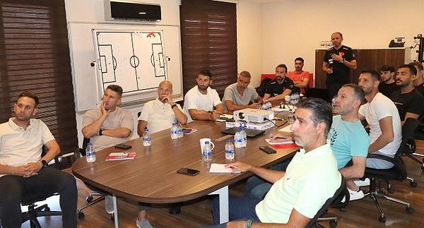 15. Türkiye Futbol Federasyonu'nda genç milli takımlar alt yaş gruplarının teknik direktörleri belli oldu.