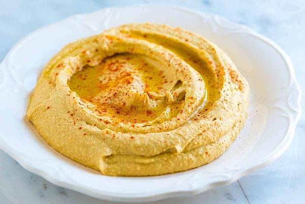 4. Hummus adlı lezzetli yemek hangi ülkeye aittir?