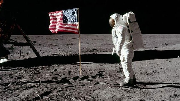 Emektar astronot, bu paylaşımı astronot arkadaşı Neil Armstrong'la birlikte Ay'a ilk kez ayak bastıkları tarihi Apollo 11 fırlatmasının 54. yıldönümünü kutlamak için yaptı.