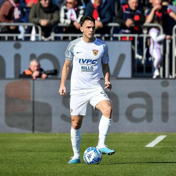 17. Karagümrük, Benevento forması giyen 30 yaşındaki stoper Frederic Veseli'yi kadrosuna katmak üzere. (Di Marzio)