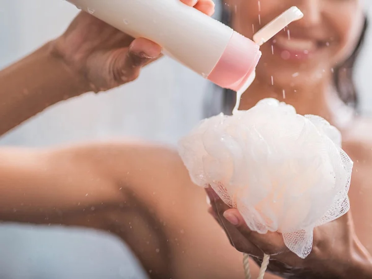 Body washing. Body Wash. Body Wash Bar. Женщина садится на гель для душа. Hotel girls washing Soap.