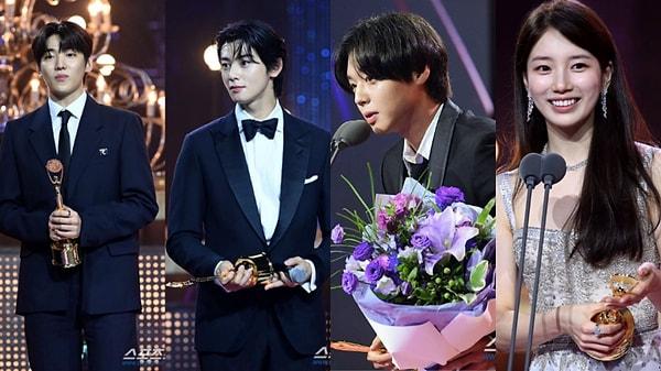 Hazır Cha Eunwoo demişken, 2. Blue Dragon Series Ödülleri'nde yıldızlar geçidi vardı.