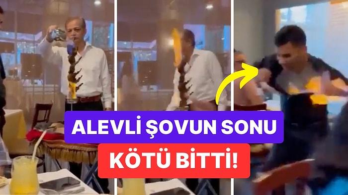 Müşterilere Alevli Sunum Şov Yapmak İsteyen Bir Garson Yanındaki Kişiyi Yaktı!