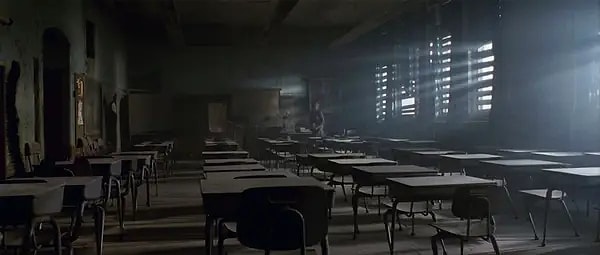 16. Silent Hill'deki okulun adı, birçok filme ilham veren bir kitaba gönderme yapıyor. İlkokulunun adı Midwich. Midwich, her ikisi de John Wyndham tarafından yazılan ve 1957'de yayınlanan The Midwich Cuckoos adlı orijinal romana dayanan, Village of the Damned (1960) ve John Carpenter'ın (1995) yeniden uyarlamalarındaki kurgusal kasaba.