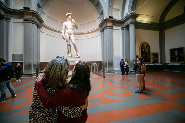 Hiç Louvre Müzesi’ne gittiniz mi bilmiyorum ya da Dom Katedraline.