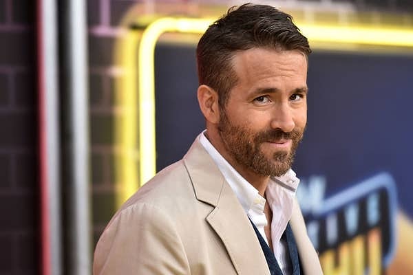 13. Ryan Reynolds'a Buffy the Vampire Slayer dizisinde Xander rolü teklif edilmiş ancak Reynolds, bir lise öğrencisini oynamak istemediği için geri çevirmiş!