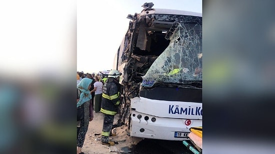 Yolcu Otobüsüyle TIR Çarpıştı: 23 Yaralı