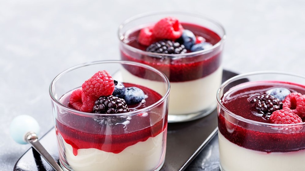 Panna Cotta Nedir? Tarifi ve Püf Noktalarıyla En Lezzetli Panna Cotta Yapımı