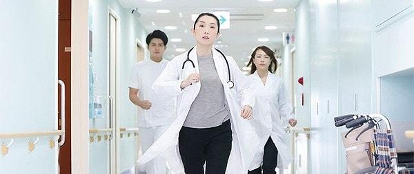 8. Japonya'da doktorlar  115 bin 92 dolar yıllık ortalama maaş alırken, aylık 9 bin 591 dolar, TL bazında da 258 bin 382 lira ediyor.