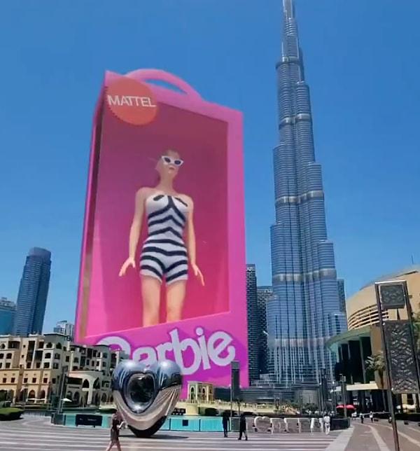 Barbie filmi çıkana kadar hemen hemen her yerde filmin reklamlarını gördük.