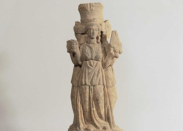 Herm olarak adlandırılan bu nesne, seyahat tanrısı Hermes'in minyatür bir heykelidir.
