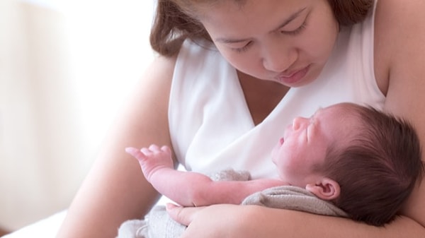 Yayımlanan araştırma sonucuna göre dudak ve damak yarığı görülme riski genç yaşta doğum yapan annelerin bebeklerinde yüzde 9 olarak tespit edilirken, 32 yaş üstü gebeliklerde ise bu riskin yüzde 45 oranında olduğu belirtildi.
