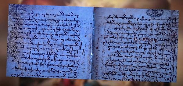 8. Tarihçi Grigory Kessel, Vatikan'daki eski bir İncili inceledi. Eski yazarlar tarafından yeniden kullanılmak üzere kelimelerin "temizlendiği" bir el yazması olduğunu fark etti. Neyin silinmiş olabileceğini merak ederek sayfaları taramak için ultraviyole ışık kullandı. 2023'te bulgularını yayınladı; üç katmandan oluşan kelimelerin altında, İncil'in bin 500 yıldan uzun süredir görülmemiş bir bölümü yatıyordu.
