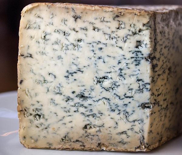 "Her türlü küflü peynir, özellikle blue cheese"