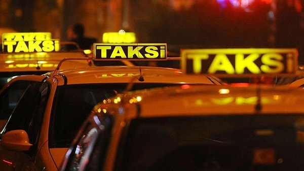 Vatandaşların birçoğu, güncel taksi kısa mesafe ücretinin 75 lira olduğunu düşünse de, indi-bindi ücreti hala 40 lira. İstanbul Taksiciler Esnaf Odası Başkanı Eyüp Aksu, ücret tarifesi değişikliğinin yarın gerçekleşecek UKOME toplantısında kesinleşeceğini ve taleplerinin 80 lira olduğunu vurguladı.